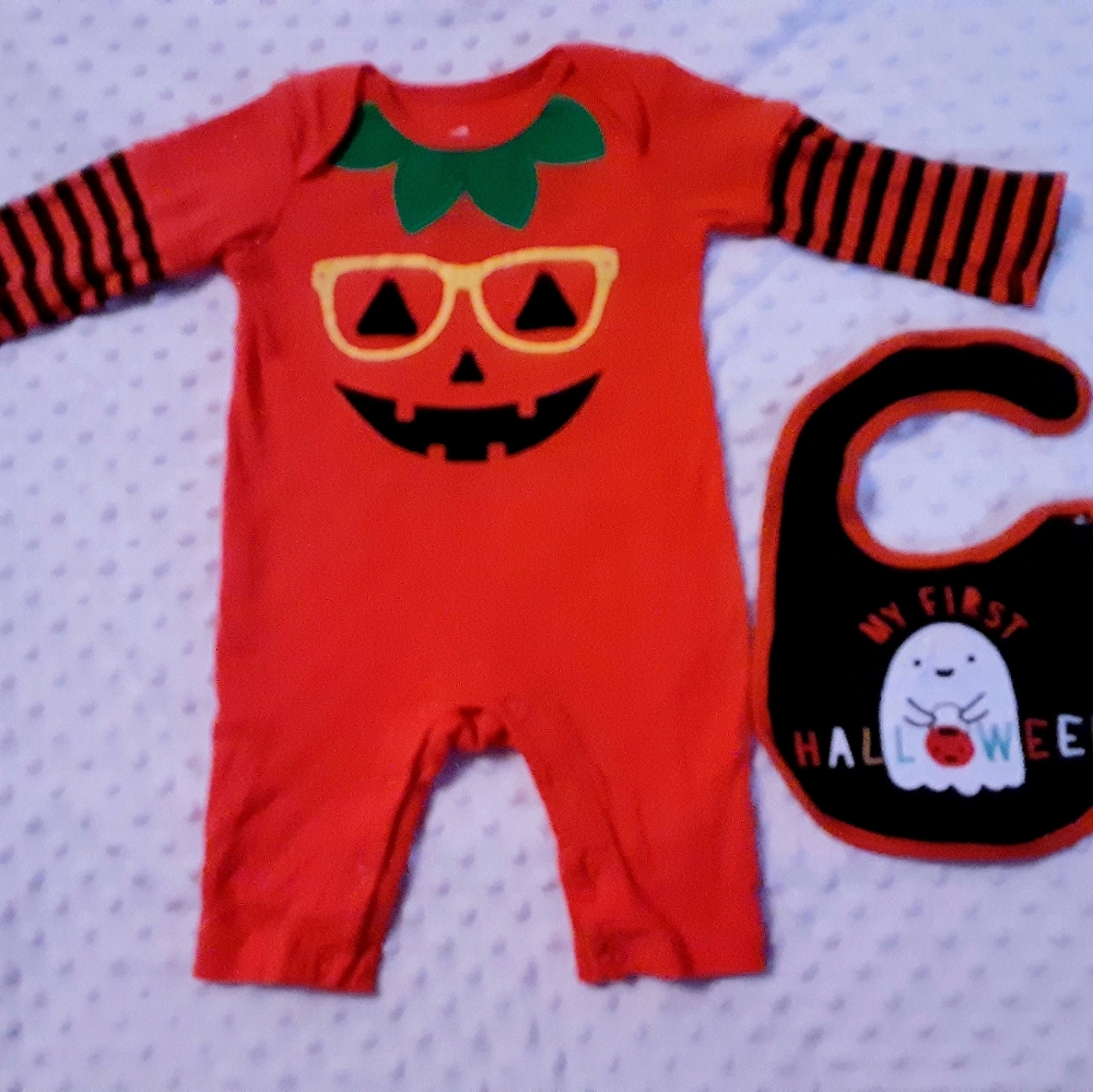 Halloween baby onsie and bib